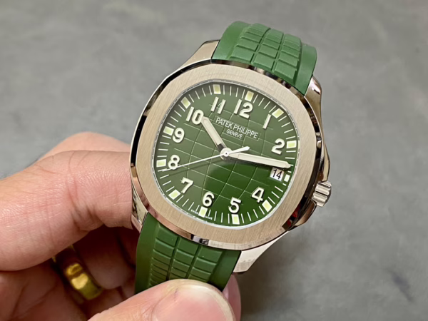 Replica Patek Philippe Aquanaut 5168G 010 40mm Watch - Image 10