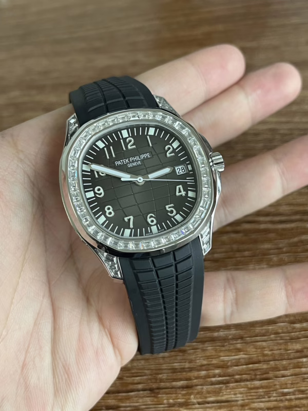 Replica Patek Philippe Aquanaut 5267 200A 001 Black Dial Diamond Bezel Watch 38.8MM - Image 4