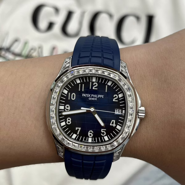 Replica Patek Philippe Aquanaut 5167 300G 010 Watch 42.2MM - Image 2