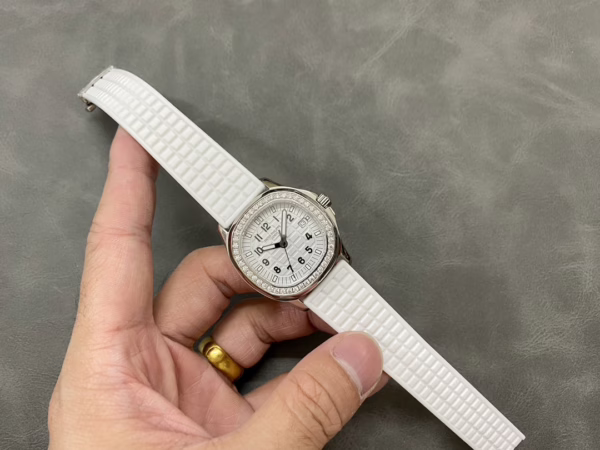 Replica Patek Philippe Aquanaut White 5067A 024 35.6mm Lady Watch - Image 8