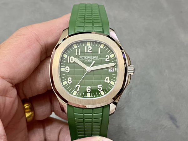 Replica Patek Philippe Aquanaut 5168G 010 40mm Watch - Image 4