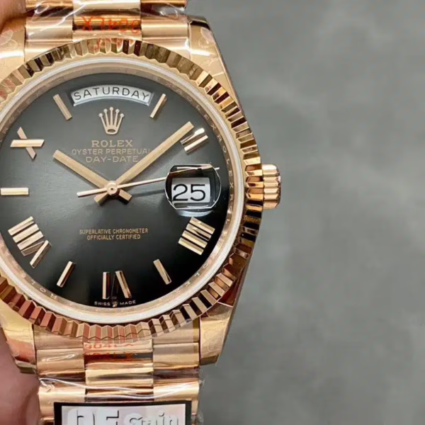 Rolex Day Date in 18 ct Everose Gold M228235 0055 40mm - Image 2