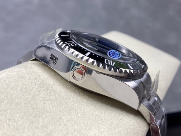 Rolex Sea-Dweller Deepsea 136660 0005 Stainless Steel Black Blue Dial 44MM Mens Replica Watch - Image 9