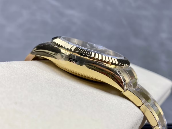 Rolex Sky Dweller Yellow Gold Black Dial Oyster M336938 0002 Men's Replica Watch - Image 10
