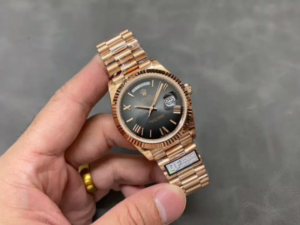 Rolex Day Date in 18 ct Everose Gold M228235 0055 40mm - Image 14