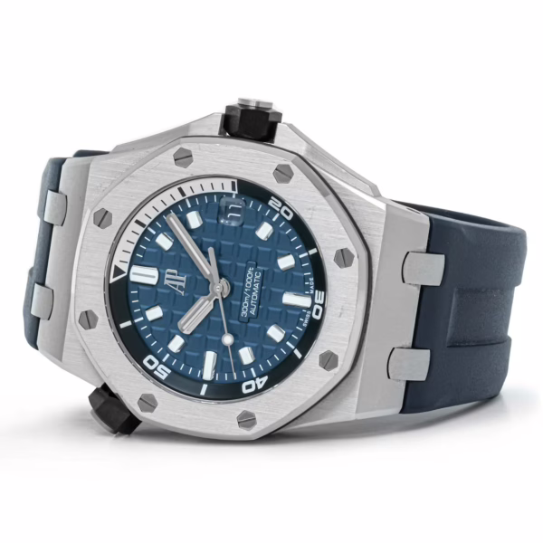 Audemars Piguet Royal Oak Offshore 15720ST.OO.A027CA.01 - Image 2