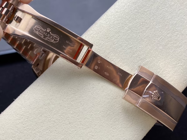 Rolex Sky Dweller 42 Everose Gold Blue Green Dial m336935 0005 Men's Watch - Image 11