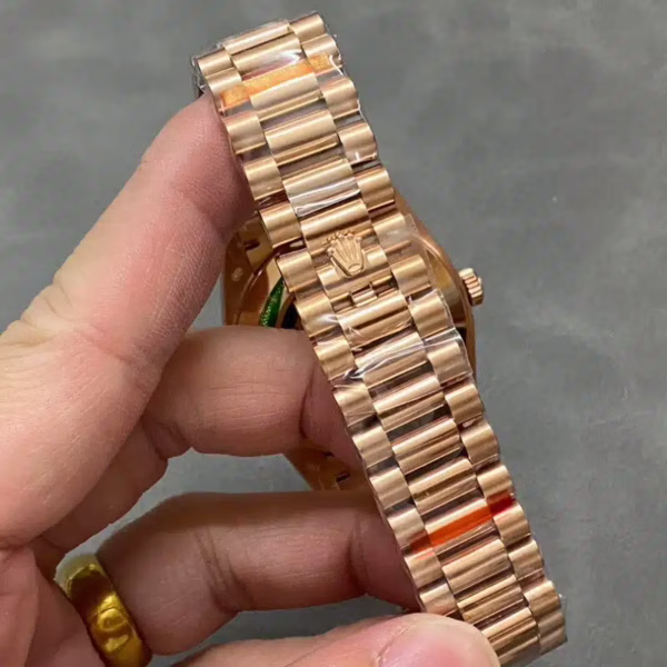 Rolex Day Date in 18 ct Everose Gold M228235 0055 40mm - Image 13
