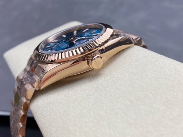Rolex Sky Dweller 42 Everose Gold Blue Green Dial m336935 0005 Men's Watch - Image 7