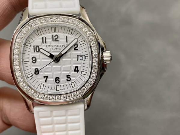 Replica Patek Philippe Aquanaut White 5067A 024 35.6mm Lady Watch - Image 2