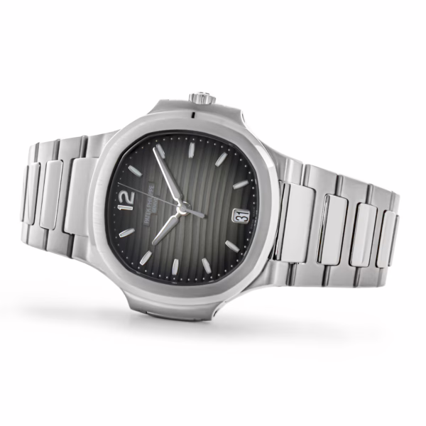 Patek Philippe Nautilus 7118/1A-011 35.2MM - Image 6