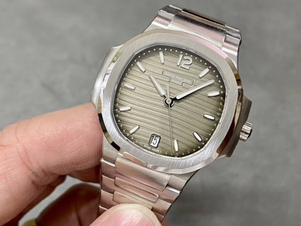 Patek Philippe Ladies Nautilus Blue Dial and Grey Dial 7118 1A 001 35.2mm - Image 20