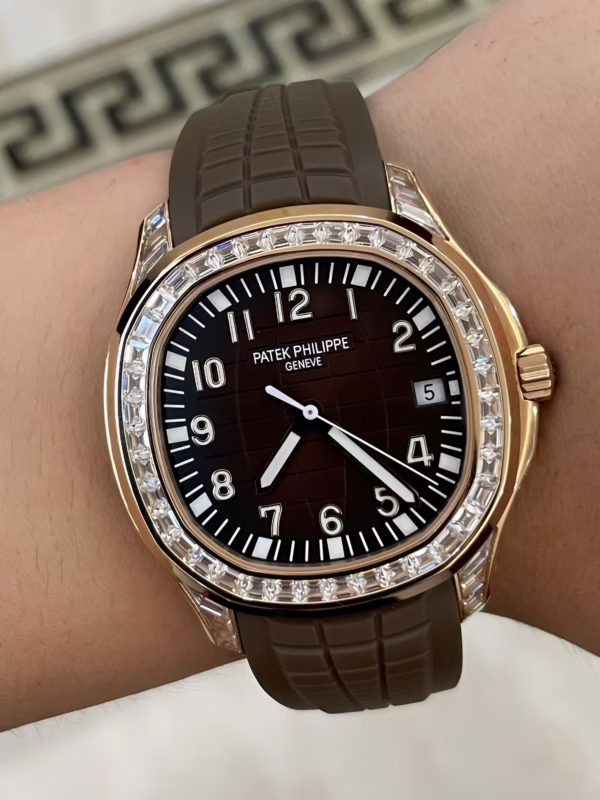 Patek Philippe Aquanaut 5167 300G 010 Black & Green & Brown 40mm - Image 17