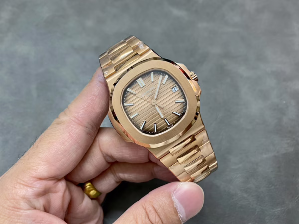 Patek Philippe Nautilus 5711 1R 001 40MM Replica Watch - Image 9