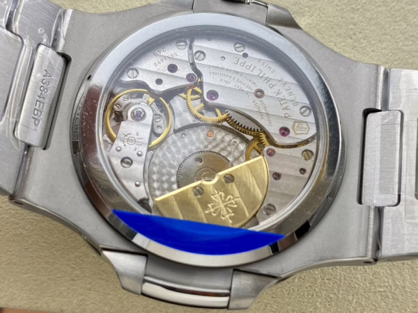 Replica Patek Philippe Nautilus 5712 1A 001 40mm Mens Watch - Image 5
