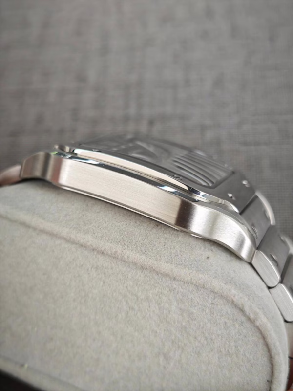 CARTIER SANTOS WSSA0062 GREEN 39.8mm - Image 8