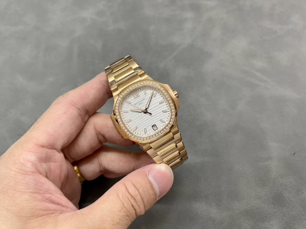Replica Patek Philippe Nautilus 7118 1200R 001 40mm Mens Watch - Image 10