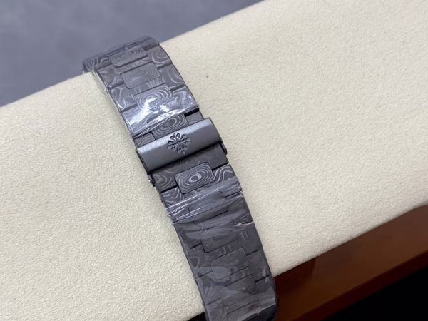 Patek Philippe Nautilus Carbon Fiber Case Black Dial 5711 40MM Watch - Image 7