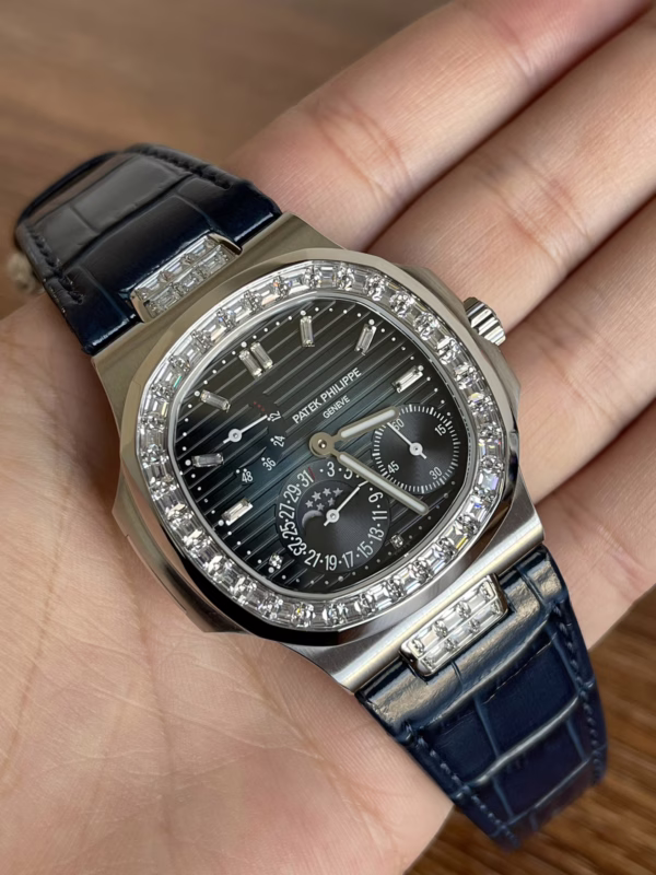 Patek Philippe Nautilus Moon Phases Black 5724G 001 40mm - Image 5