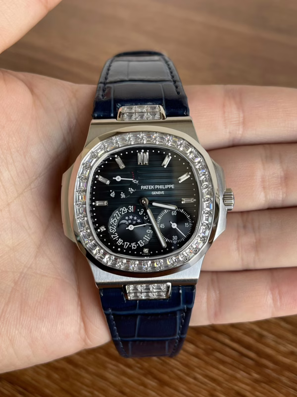 Patek Philippe Nautilus Moon Phases Black 5724G 001 40mm - Image 2