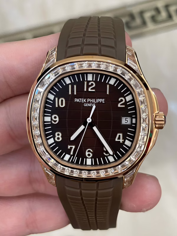 Patek Philippe Aquanaut 5167 300G 010 Black & Green & Brown 40mm - Image 16