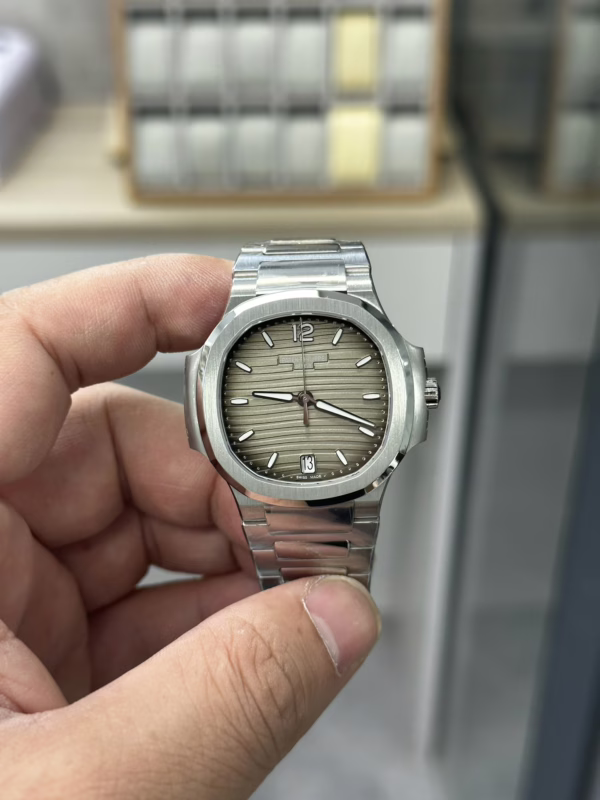 Patek Philippe Ladies Nautilus Blue Dial and Grey Dial 7118 1A 001 35.2mm - Image 17