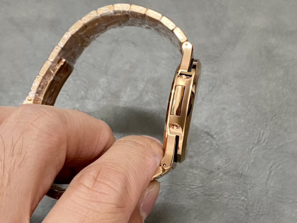Patek Philippe Nautilus 5711 1R 001 40MM Replica Watch - Image 7