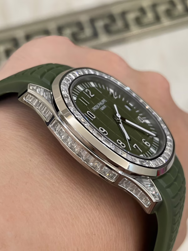 Patek Philippe Aquanaut 5167 300G 010 Black & Green & Brown 40mm - Image 7