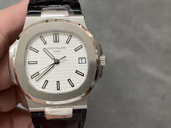 Patek Philippe Nautilus 5711 1A 40mm Mens Replica Watch - Image 2