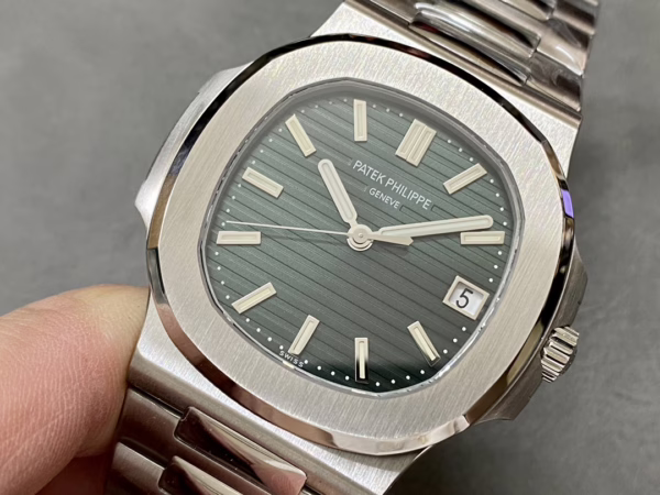 Replica Patek Philippe Nautilus 5711 1A Green Dial 40mm Mens Watch - Image 4