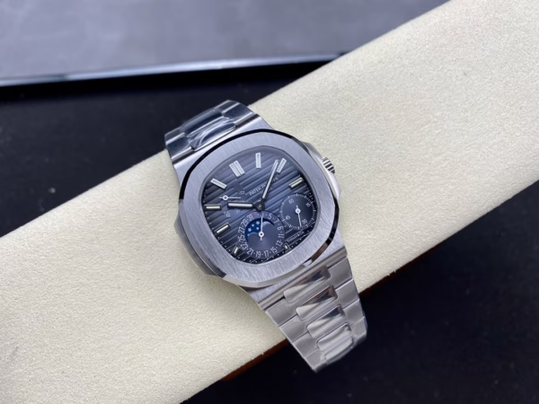 Replica Patek Philippe Nautilus 5712 1A 001 40mm Mens Watch - Image 9