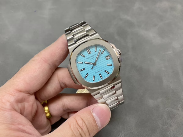 Replica Patek Philippe Nautilus 5711 1A 018 Green Dial 40mm Mens Watch - Image 11