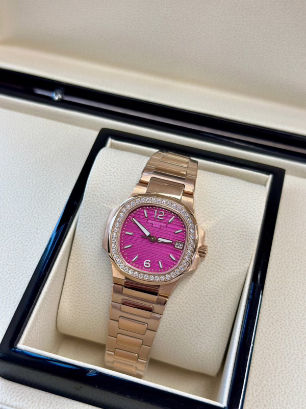 Patek Philippe Nautilus 7010 1R 013 Purple Dial 32mm - Image 4