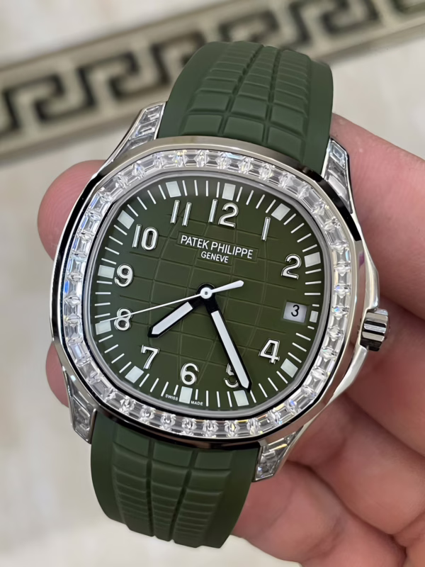 Patek Philippe Aquanaut 5167 300G 010 Black & Green & Brown 40mm - Image 4