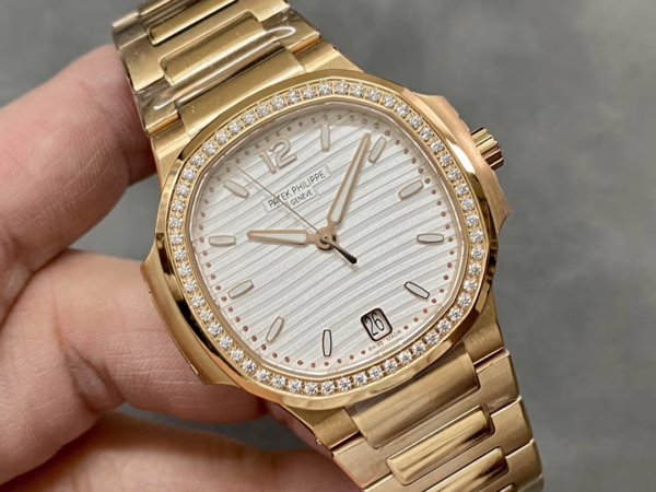 Replica Patek Philippe Nautilus 7118 1200R 001 40mm Mens Watch - Image 4