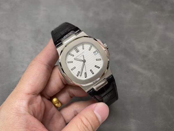 Patek Philippe Nautilus 5711 1A 40mm Mens Replica Watch - Image 10