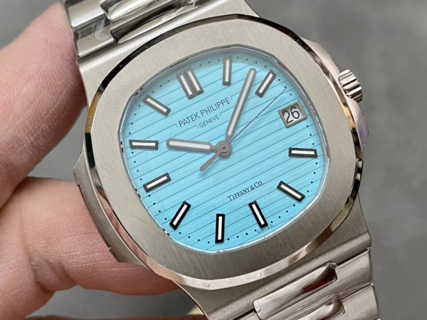 Replica Patek Philippe Nautilus 5711 1A 018 Green Dial 40mm Mens Watch - Image 4