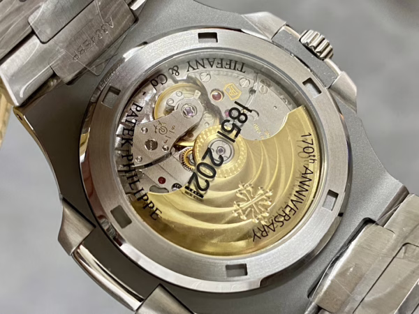 Replica Patek Philippe Nautilus 5711 1A 018 Green Dial 40mm Mens Watch - Image 5