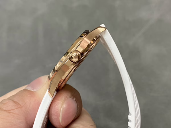 Replica Patek Philippe Aquanaut Rose Gold White Dial 5068R 010 36mm Lady Watch - Image 6
