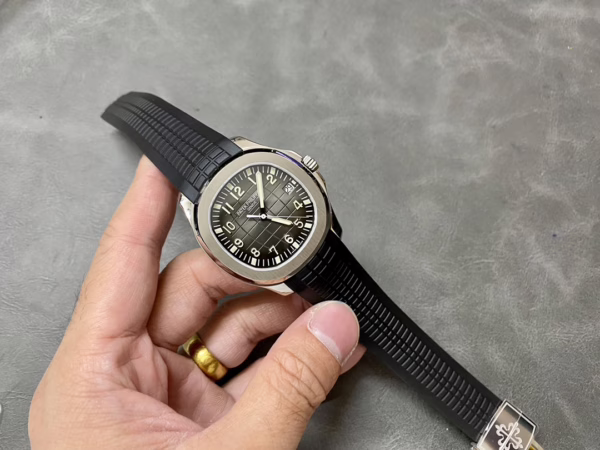 Replica Patek Philippe Aquanaut 5167A 001 40mm Mens Watch - Image 10