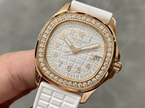 Replica Patek Philippe Aquanaut Rose Gold White Dial 5068R 010 36mm Lady Watch - Image 4